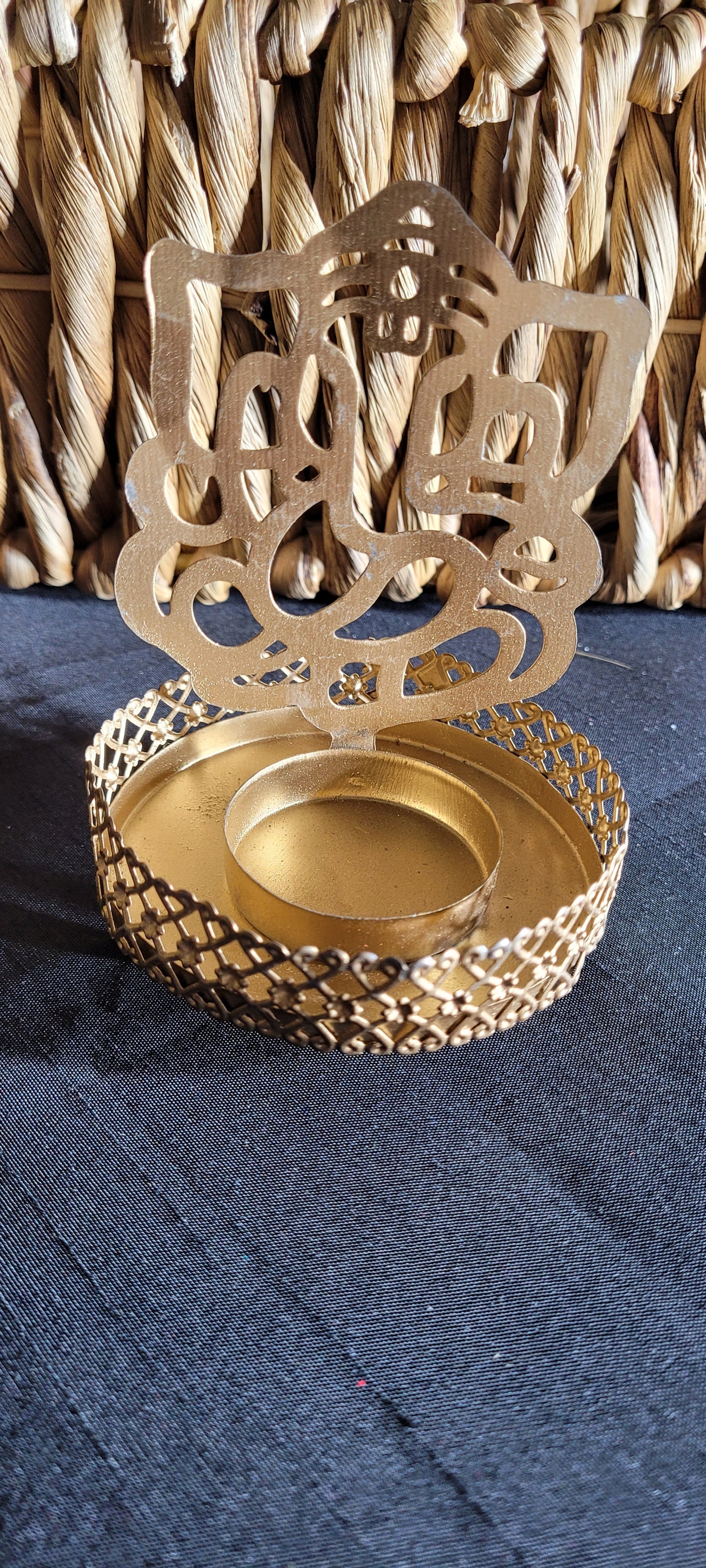 Metal ganesh ji te light