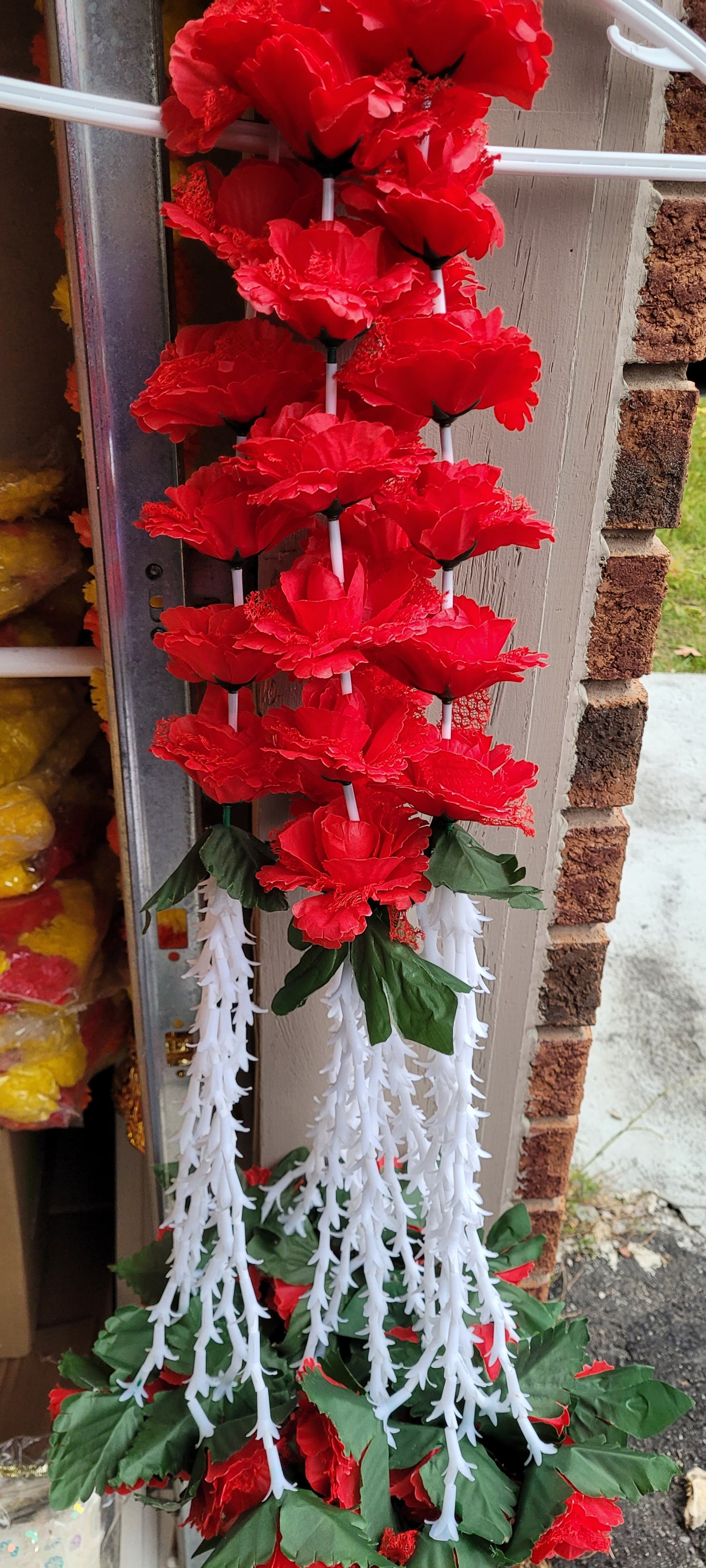 Flower strings with leaves 2 feet long