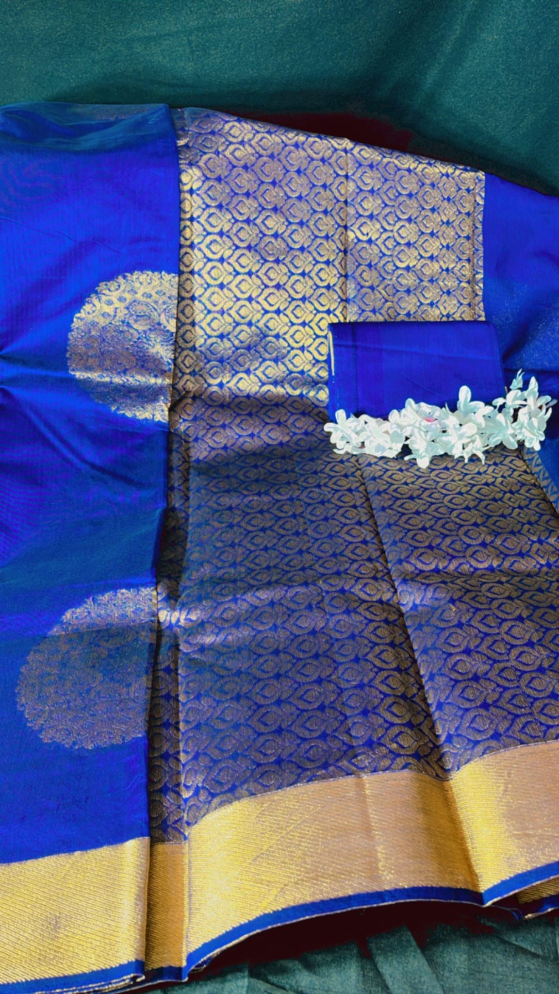 COTTON SILK SAREE WITH ROUND MOTIFS