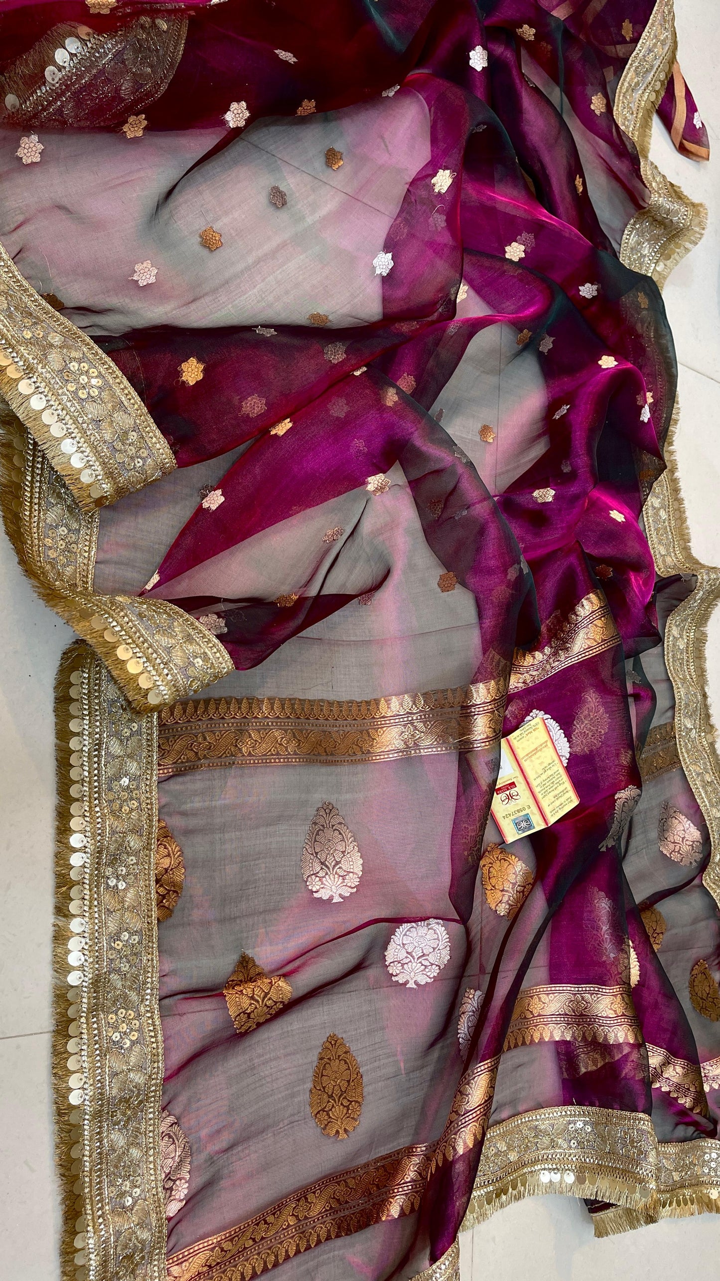Pure kora muslin with a zari piping border