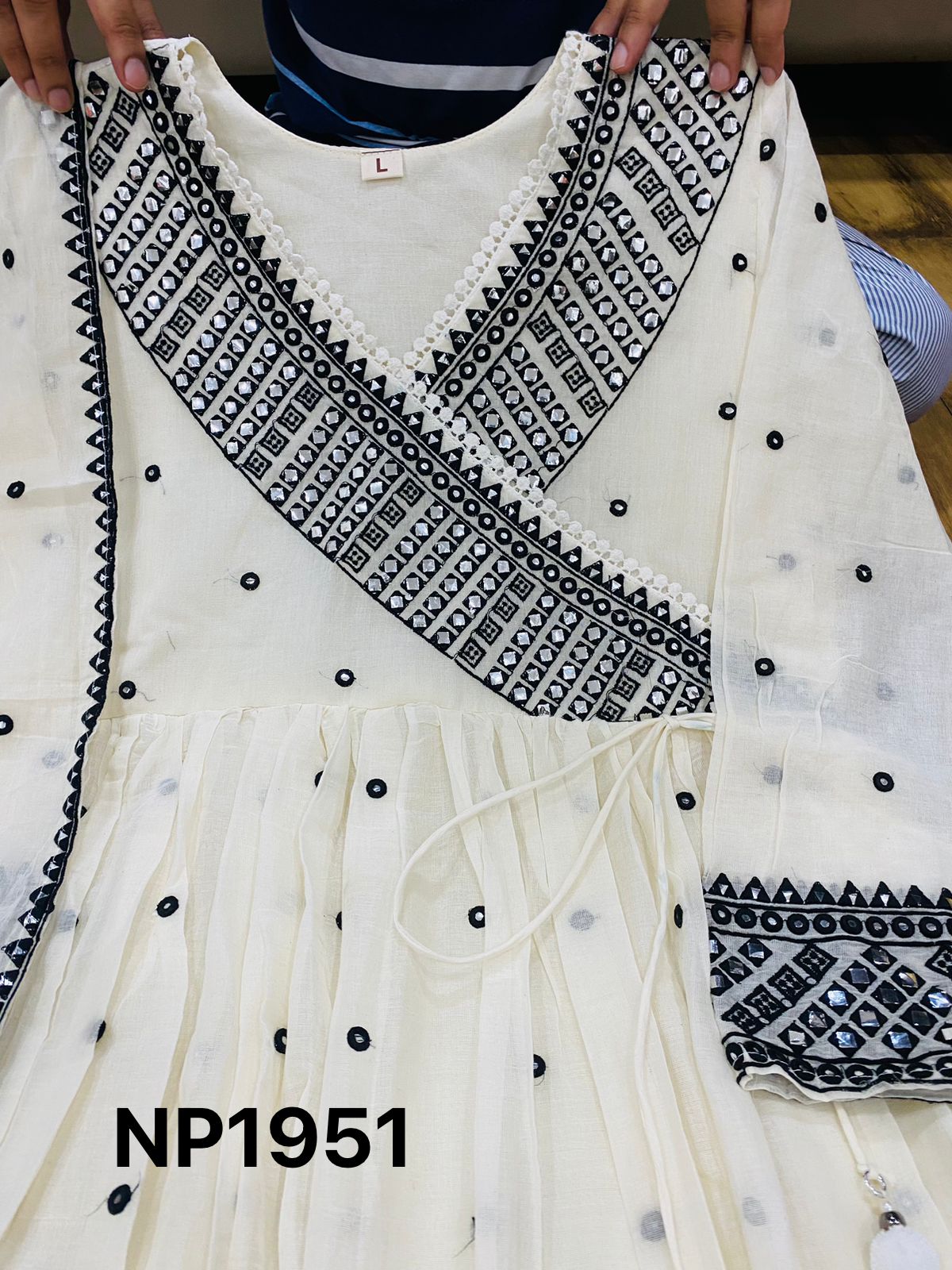Black and white anarkali 2 piece suit