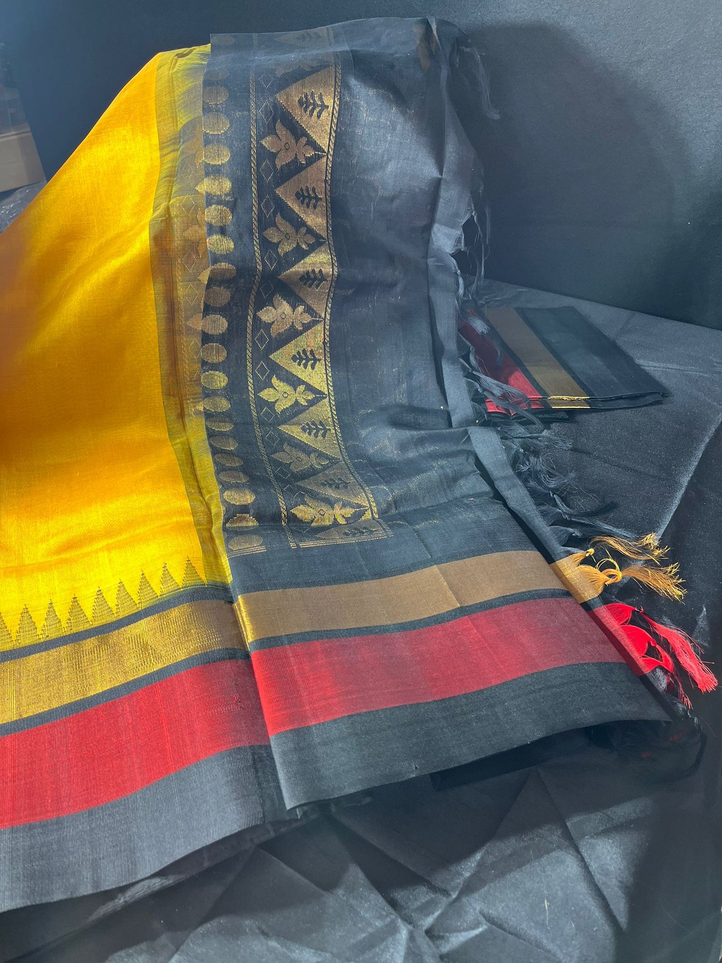 Kuppadam saree with bp
