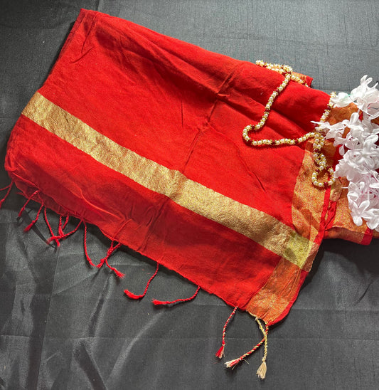 Red dupatta with golden border
